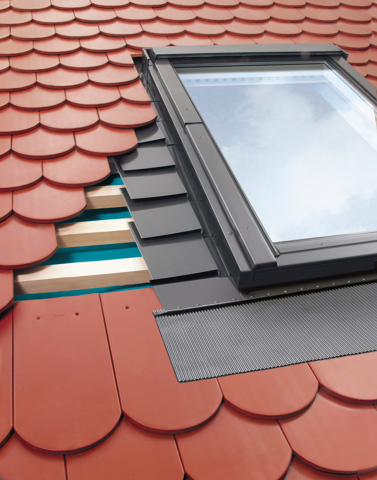 Fakro Recessed Flashing Kit for Non-Interlocking Tile up to 16mm (EPJ)